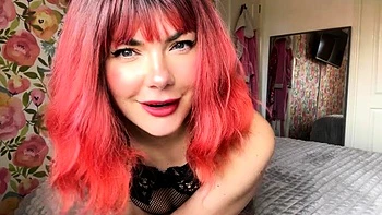 Ruiva amadora se masturba extremo em banheiro público