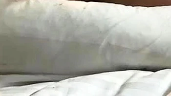 Никита Кинка грубо трахает анус с черным членом