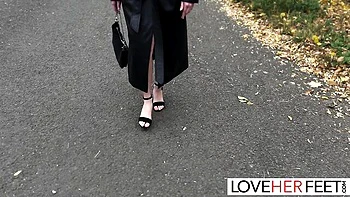 Kate Quinn y Olivia Westsun follan pies perfectos