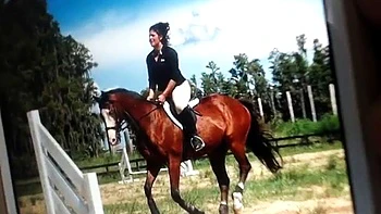 Puta amadora agressiva com peitões: solo webcam