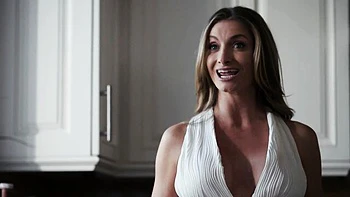 Сильвия и Виктор дерут друг другу волосы в стоячей позе