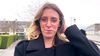 Aurrora 23 anos, milf peituda de lingerie