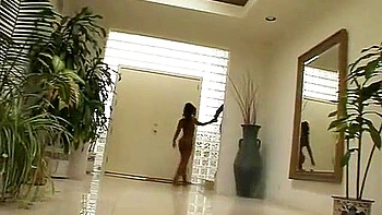 Gros cul ebony de Sky en chatte baisée