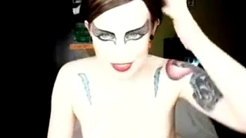 Schwarze Blondine masturbiert mit großen Titten Webcam