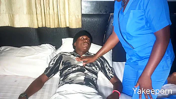 Süße Amateur-Krankenschwester fickt BBC im Doggy Style