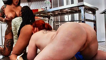 Тройничок в форме: большая грудь, азиатка и черная сосут хуй