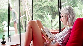 Русская тинейджерша трахнута двойной дозой спермы