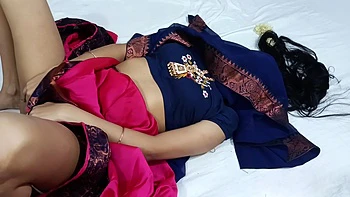 Garota Rajasthani seduz vizinho e leva uma foda forte