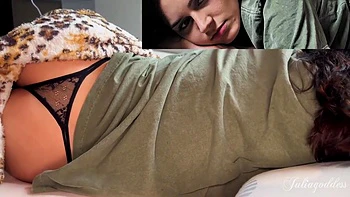 Deusa Julia de lingerie leva creampie do enteado Sebastian