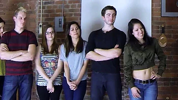 Худая брюнетка подросток проигрывает пари и раздевается перед соседом