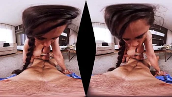 Marta La Croft suce en VR avec ses gros seins
