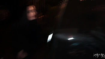 Junge scharfe Violet Voss reitet harten großen Schwanz