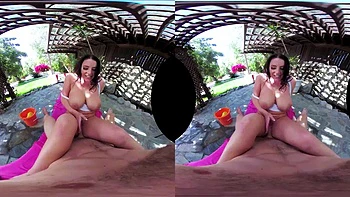 Lavage sexy : grosse poitrine, pipe et chevauchée