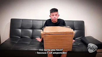 Dünne Brünette fickt beim Straßen-Casting