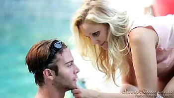 Eu fodo minha vizinha milf gostosa no doggy e cowgirl