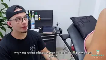 Mariana Martix makes two big squirts with a strong fuck that the tattoo artist gives her