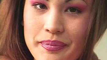 Llkoi bläst und wird hart doggy gefickt im Vintage-Stil