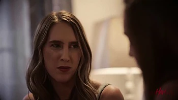 Milfs lésbicas chupando e mexendo em close