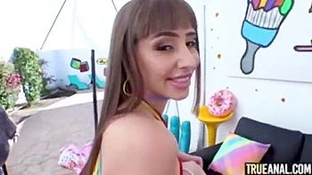 Томми Кинг глубоко трахает огромную задницу