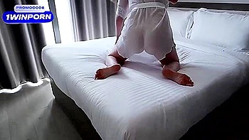 La mejor amiga de mamá Alina Rai me enseñó inglés y la follé duro