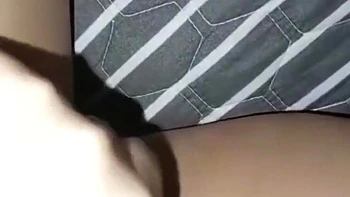 Desi Babe wichst hart am Handy