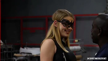 Sophie, 25, freche Milf mit großen Titten in Dessous