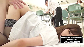 MILF brésilienne et asiatiques baisées violemment