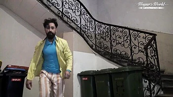 Brune tatouée Mugur et Lili sucent et baisent dur