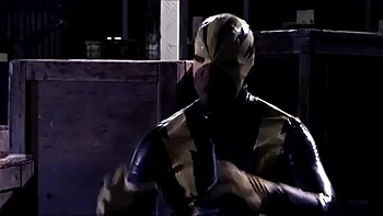 Viúva Marvel chupa e fode de quatro e montada