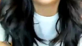 Латиночка с большой жопой мокро стриптизит