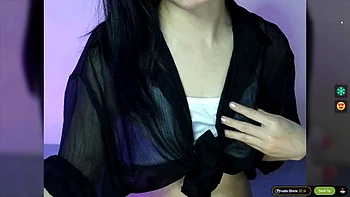 Asiatische Teen-Schlampen ficken und lutschen bei Bongacams