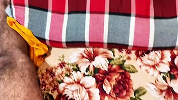 Primer sexo doloroso con novio y creampie POV