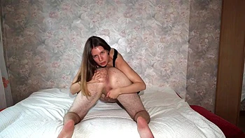 Ich liebe es, wie sie spielt, während ich ficke - POV-Spritze