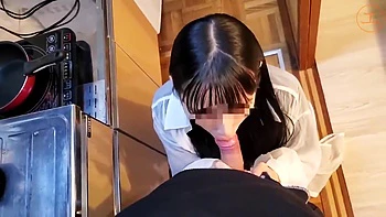 Adolescente asiatique en casting fétiche POV