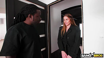 Худая чешка трахается анально по соседству