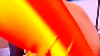 Никумалуя анально трахает в костюме с пальцами и страпоном