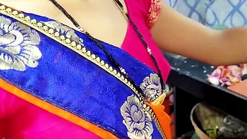 Bhabhi indienne baise hardcore dans la cuisine - maman Desi grosse poitrine