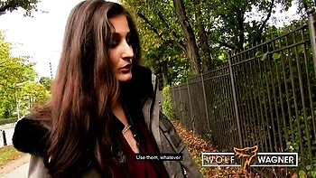 Маленькая немецкая тинейджерша ебется с большим хуем