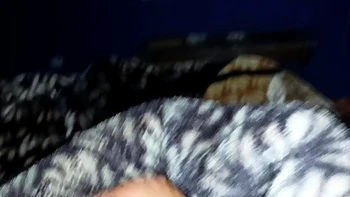 Adolescente indio se masturba, ¿quién chupa mi polla gorda?