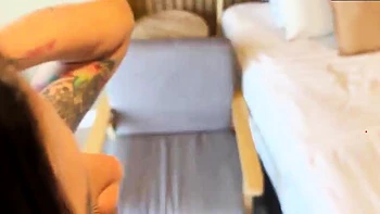 Брюнетка-подросток Мила Диас жёстко сосёт в POV