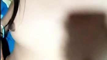 Секси колумбийская королева мастурбирует в POV