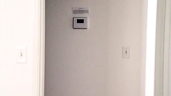 Блондинка тинейджерша сосёт огромный член в хардкор POV