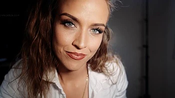 Amateur solita jadeando