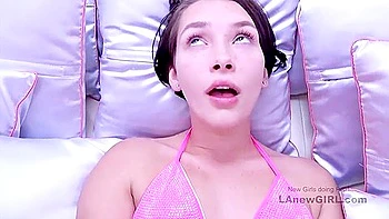 18-летняя любительница жестко ездит на члене на кастинге