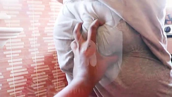 Garota indiana da vila exibindo sua buceta