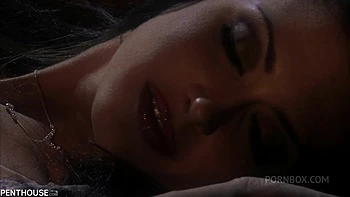 Esclava europea morena tetona follada duro