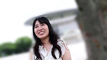 Pornstar y fetiches en habitación de hotel