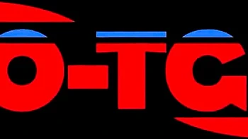 Heiße spanische Tgirl solo mit großen Titten