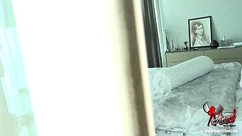 Angel, vizinha de 19 anos, chupando peitões, 69 e sexo com pés