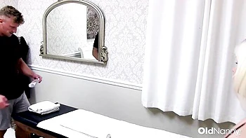 Luke Hardy e Lacey Starr fodem madura com massagem bruta